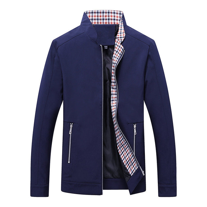Herren Leichte Freizeitjacke mit Stehkragen, Reißverschlusstaschen und kariertem Innenfutter Echoarchiv
