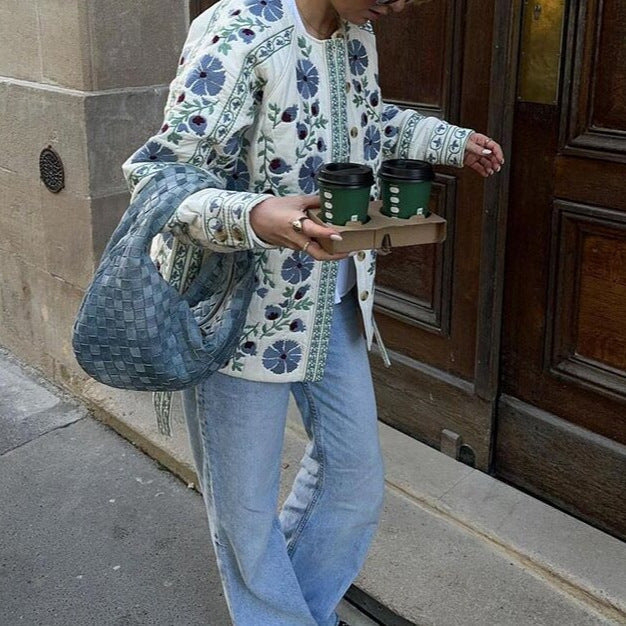 Damen Stickjacke mit folklorischer Blumenstickerei, Knopfleiste und lockerer Passform Echo Archiv