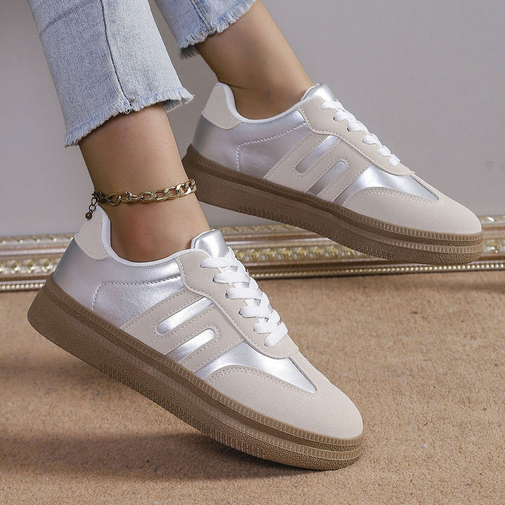 Damen Sportliche Sneakers mit satiniertem Obermaterial und Retro-Design Echo Archiv