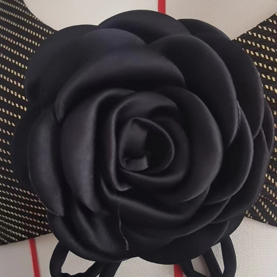 Damen Triangel-Bikini mit reizvoller Blumenapplikation und schimmerndem Design Echo Archiv