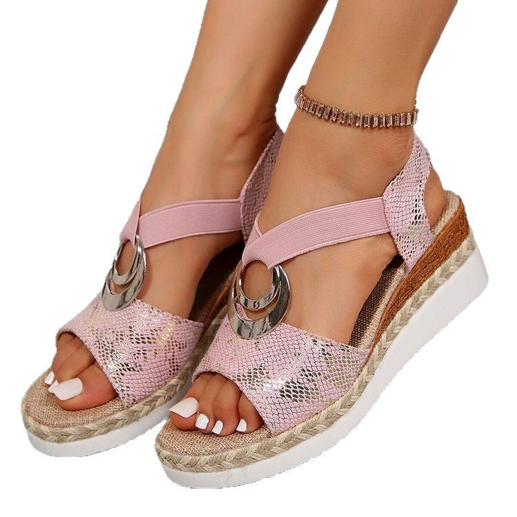 Damen Keil-Sandalen mit Bast-Plateau, elastischem Riemen und Zier-Öse – Sorelia