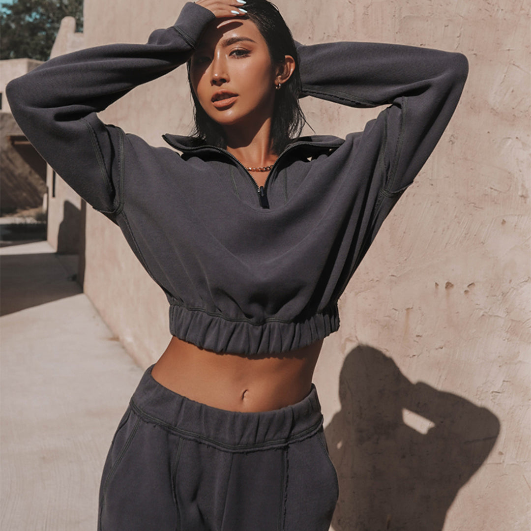 Damen nan kurzes Kapuzen-Sweatshirt mit halbem Reißverschluss elastischem Saum und Kontrastnähten Echo Archiv