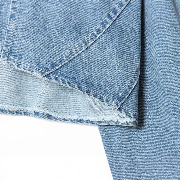 Damen Cropped Jeansjacke mit asymmetrischem Saum und aufgesetzten Pattentaschen Echoarchiv