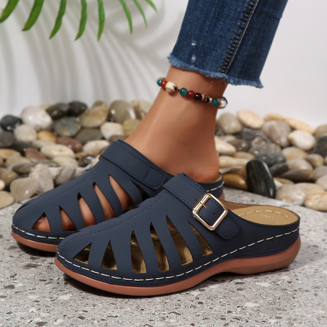Damen Geschlossene Riemen-Pantoletten mit Cut-Outs und verstellbarer Schnalle – Lioré