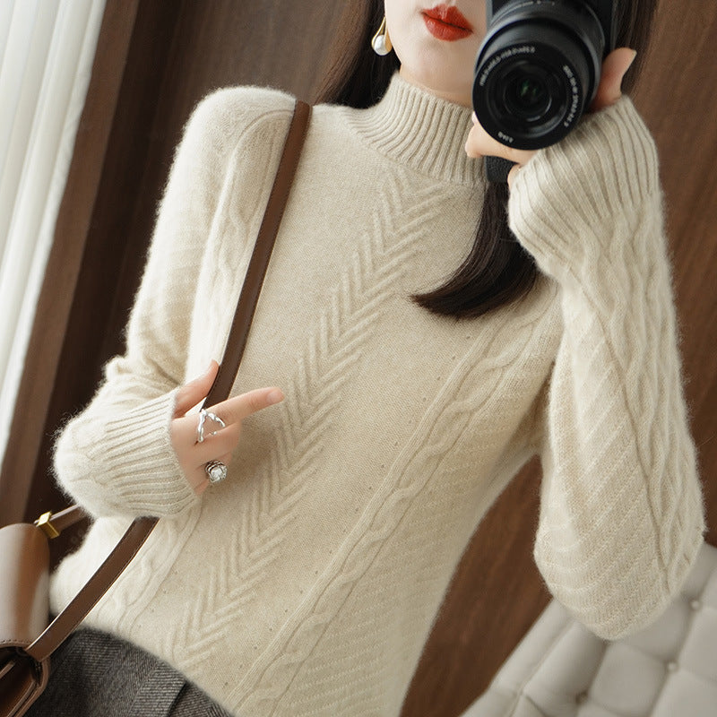 Damen Leichter Mohair‑Look Stehkragenpullover mit Zopf‑Ajour und taillierter Silhouette Echoarchiv