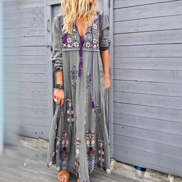 Damen nan besticktes Maxikleid mit langen Ärmeln, Quastenverschluss und folkloristischer Stickerei Echo Archiv