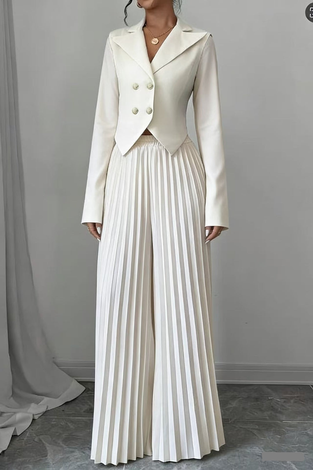 Damen Taillierter Doppelreihiger Blazer und plissierte Palazzo-Hose – Valéne