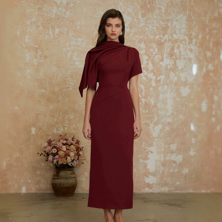 Damen Elegantes Abendkleid mit schulterfreiem Design und raffinierten Drapierungen Echo Archiv