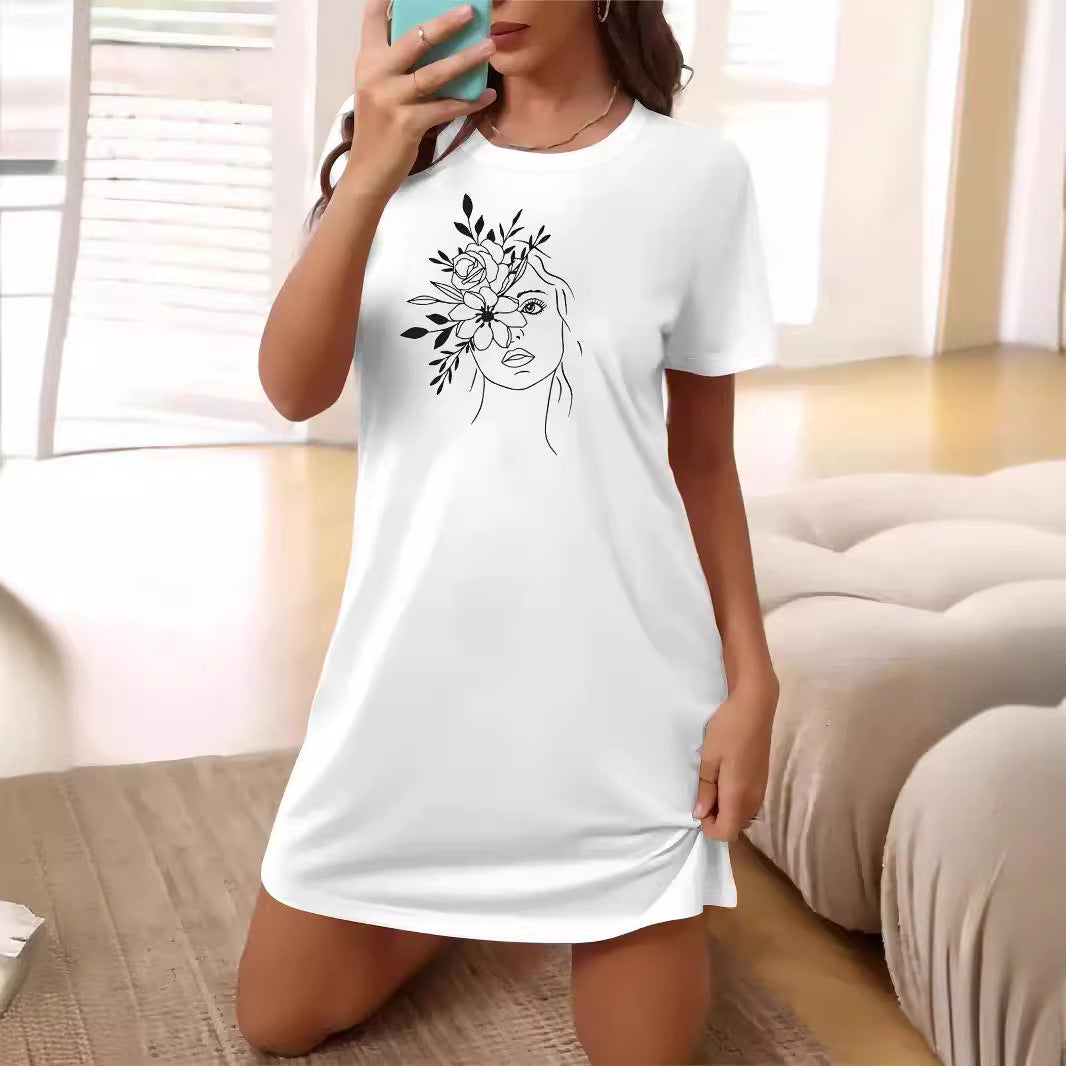 Damen T-Shirt-Kleid mit künstlerischem Blumenmotiv und figurbetontem Schnitt Echo Archiv