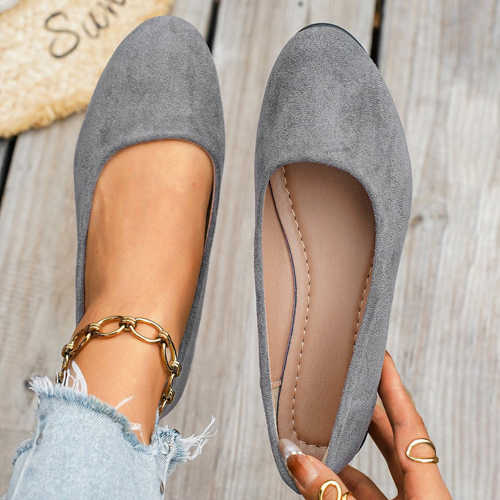 Damen  minimalistische Samt-Ballerina mit dekorativer Fußkette und ergonomischem Komfortfußbett Echo Archiv