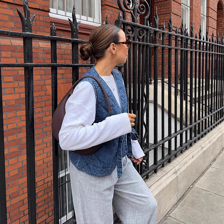 Damen Gesteppte Weste im Utility‑Stil mit Bindegürtel & aufgesetzten Taschen Echoarchiv