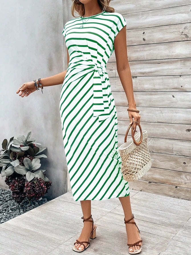 Damen Wickelkleid im modernen Streifenlook mit Taillenknoten Echo Archiv