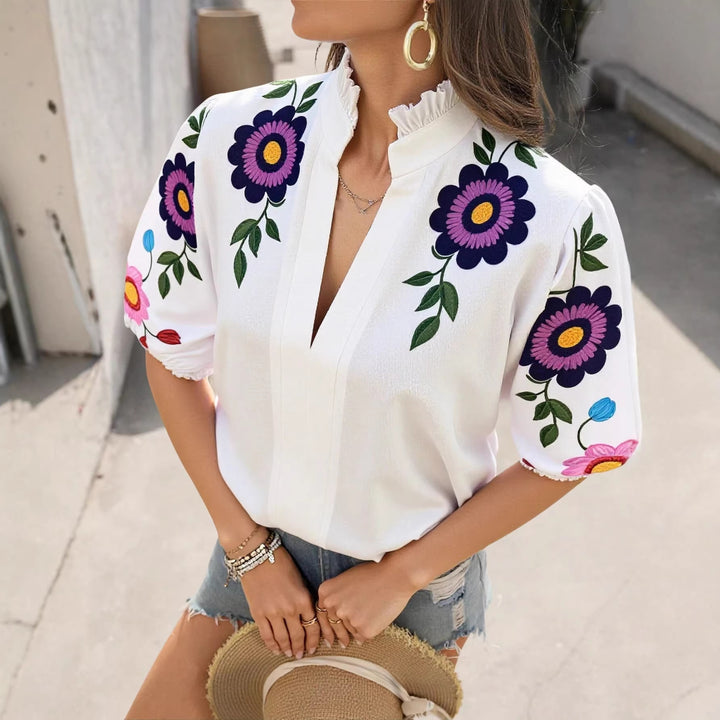Damen Romantische Chiffon-Bluse mit Rüschenkragen, Puffärmeln und bestickten Blumenärmeln Echo Archiv