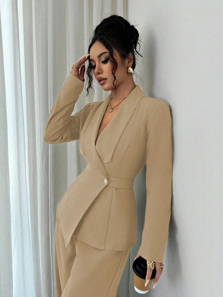 Damen taillierter Businessblazer mit Schalkragen, Gürtelbund und Ein-Knopf-Verschluss – Valéne