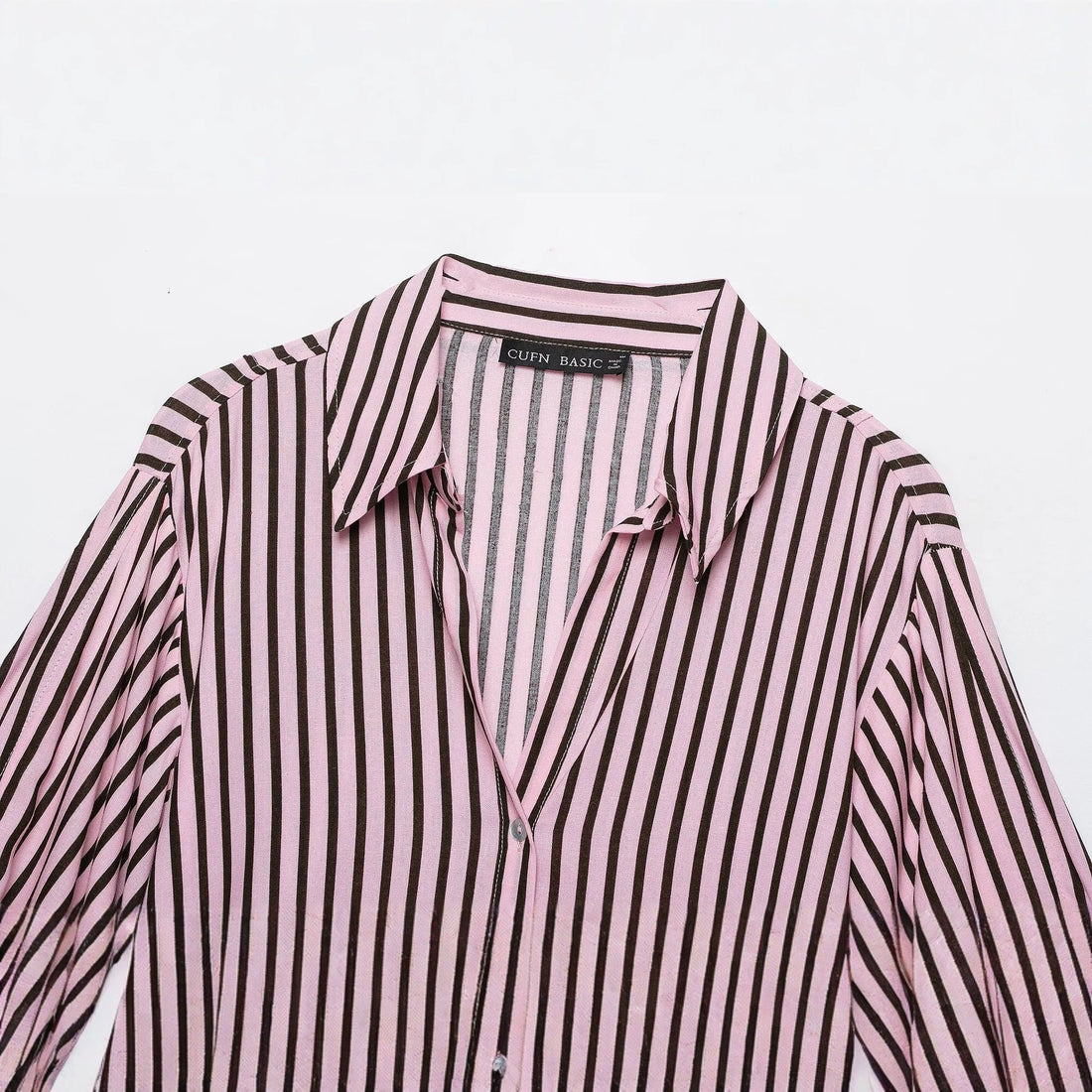 Damen Gestreifte Oversize-Bluse mit Ballonärmeln und durchgehender Knopfleiste Echo Archiv