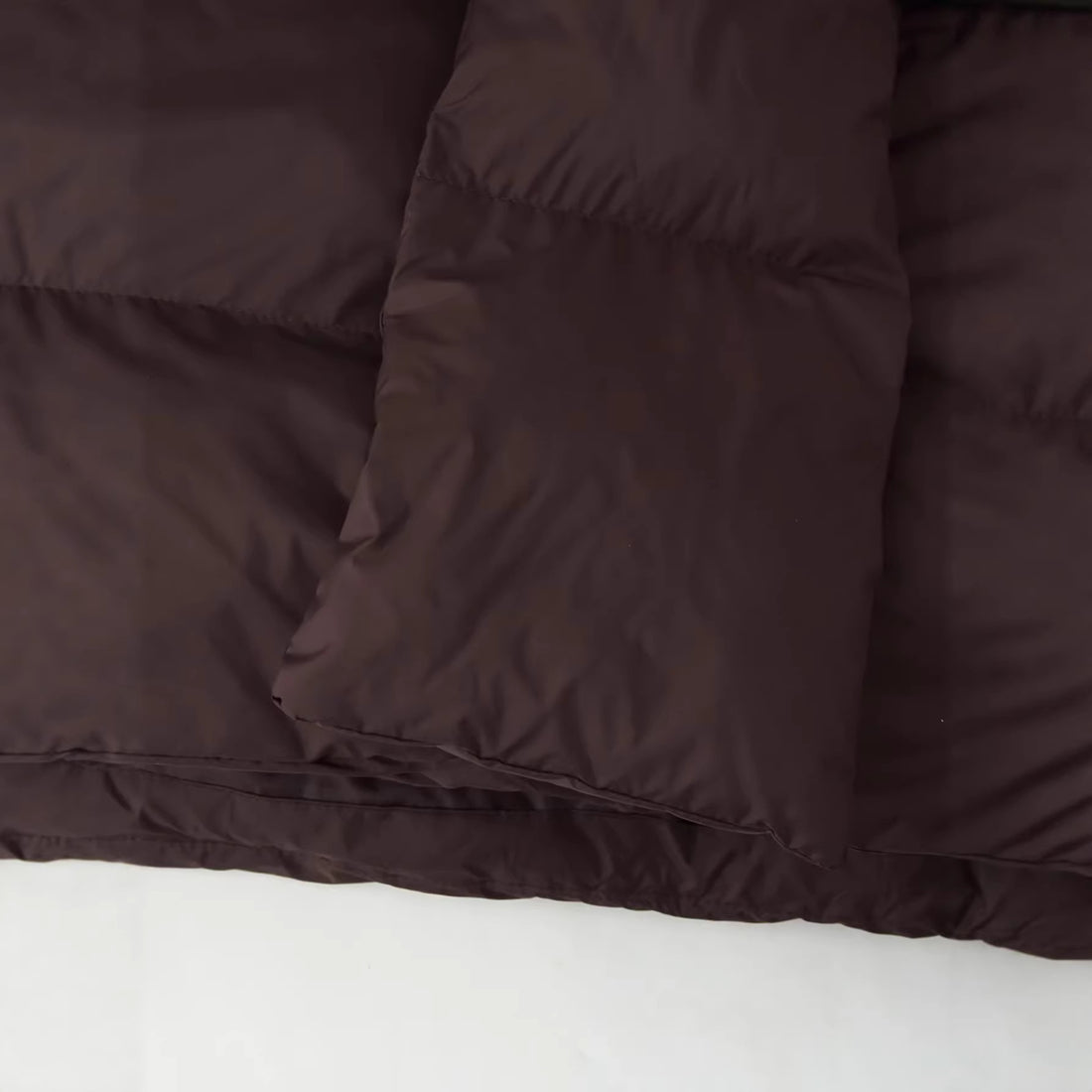 Damen wattierte Kurzsteppjacke mit voluminösem Schalkragen und Oversize-Schnitt – Célinea