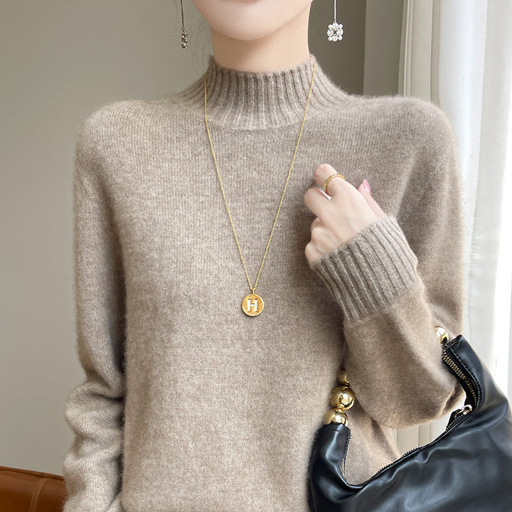 Damen Luxusweicher Midweight-Mockneckpullover aus Angora‑Optik mit feiner Rippe und entspannter Silhouette Echoarchiv