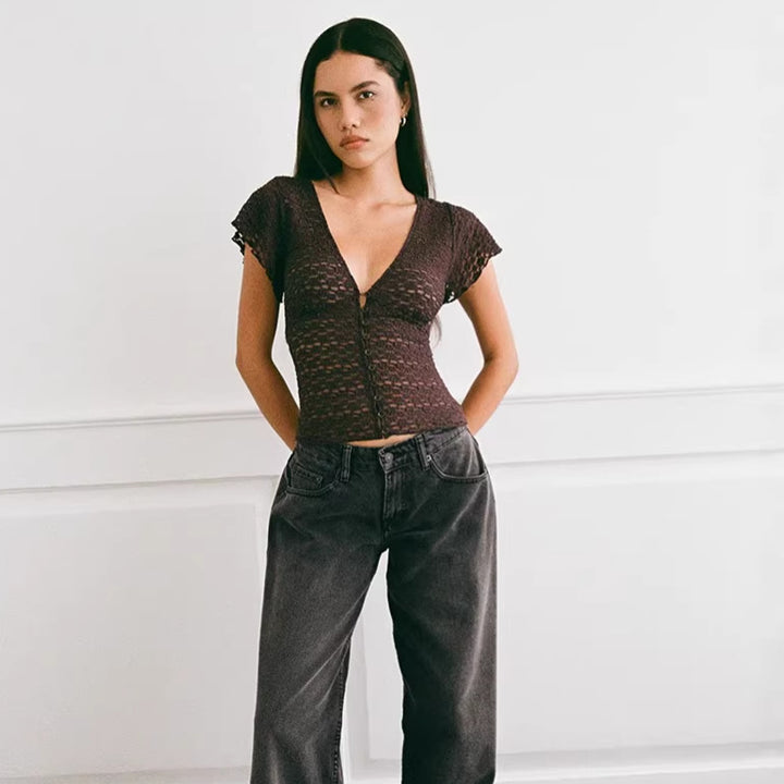 Damen Verspieltes Spitzenoberteil mit fließendem Design und kurzen Puffärmeln Echo Archiv