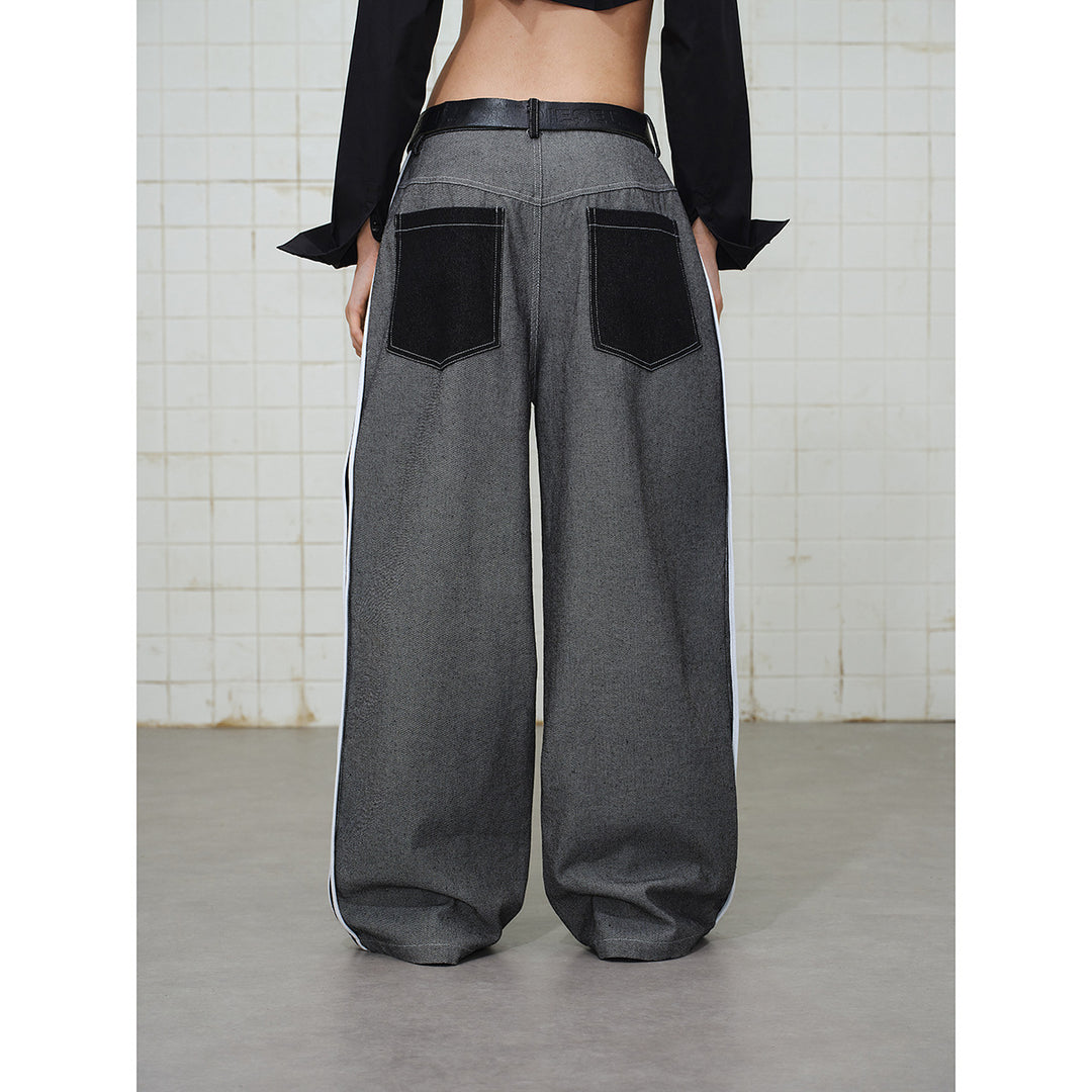 Damen Wide-Leg Cargo-Jeans mit aufgesetzten Grafik-Patches und Kontraststreifen Echoarchiv