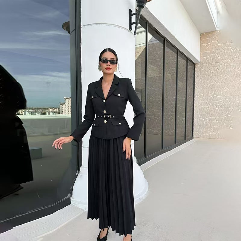 Damen Taillierter Blazer mit Gürtel und Plissierter Maxirock Set – Valéne