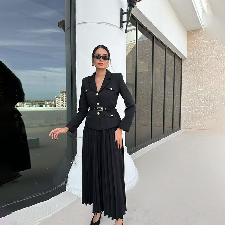 Damen Taillierter Blazer mit Gürtel und Plissierter Maxirock Set – Valéne