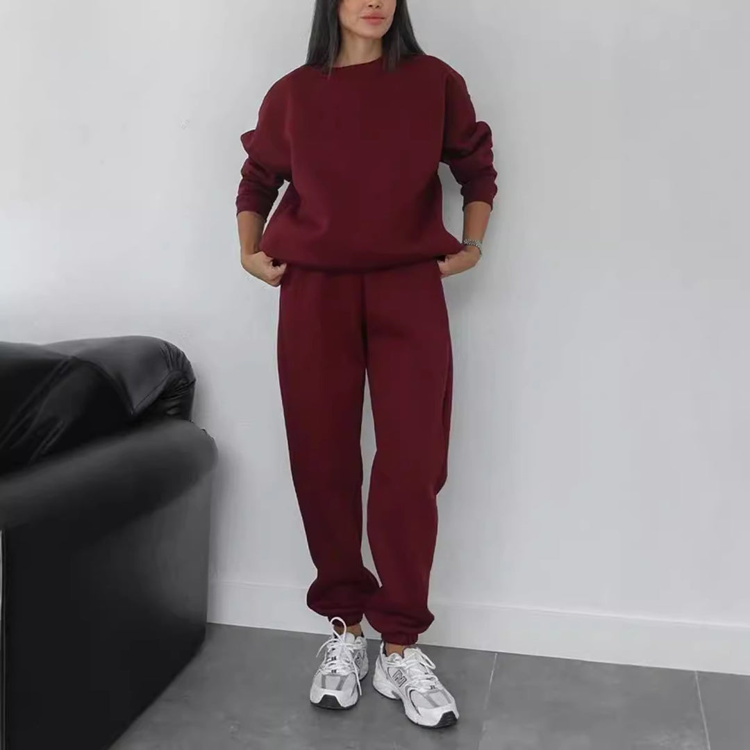 Damen nan minimalistisches Cozy-Set aus schwerer French‑Terry mit weitem Rundhals-Pullover und gerader Jogginghose Echo Archiv