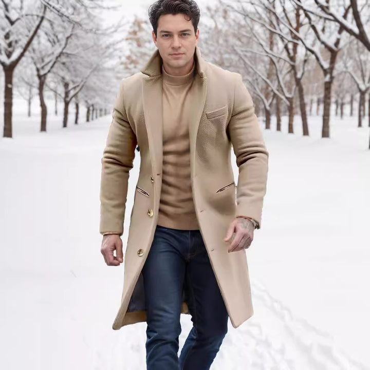 Herren eleganter Wollmantel mit schmalem Schnitt und goldenen Knöpfen Echoarchiv