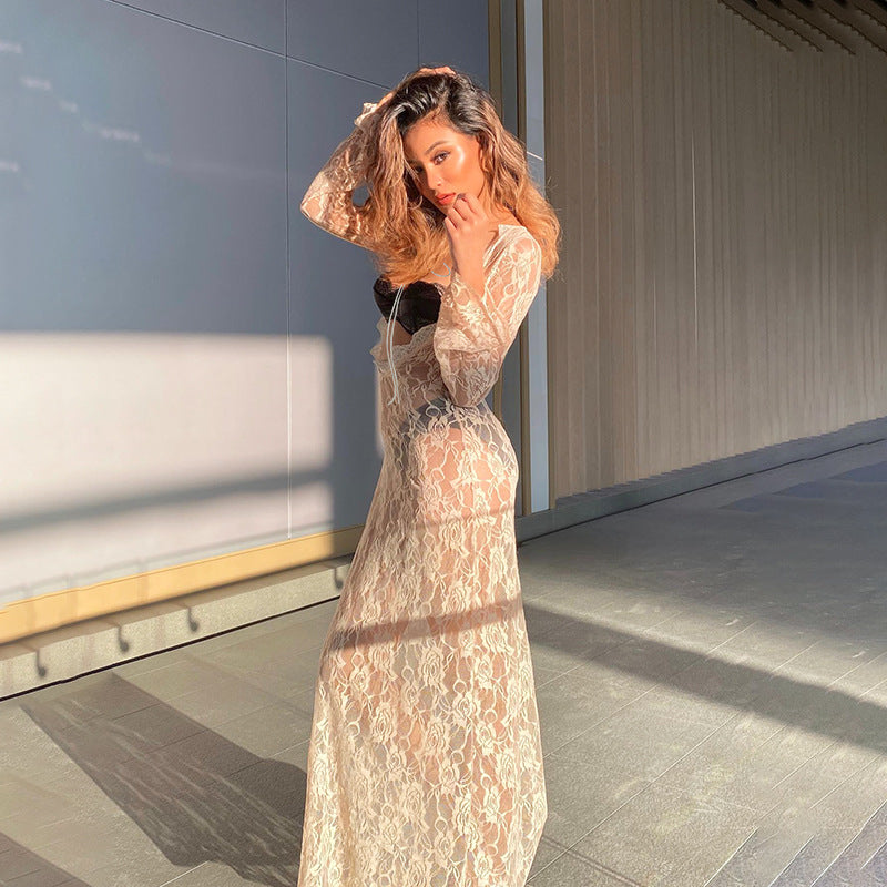Damen elegantes Spitzenkleid mit tiefer Rückenansicht und langen Ärmeln Echo Archiv