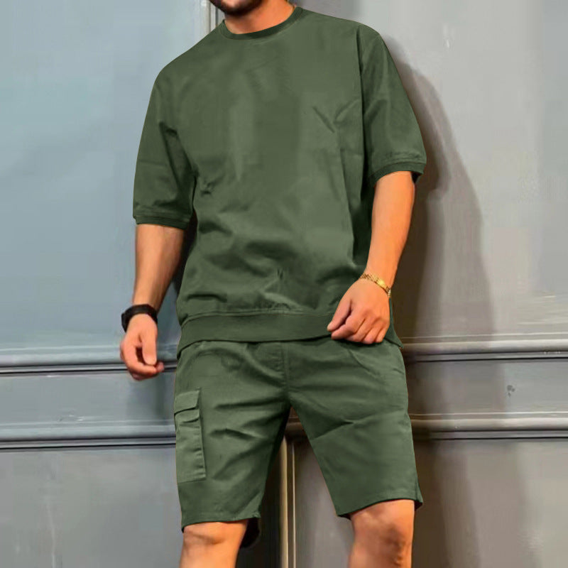 Herren Freizeitoberteil mit modernen Cargo-Shorts Echoarchiv