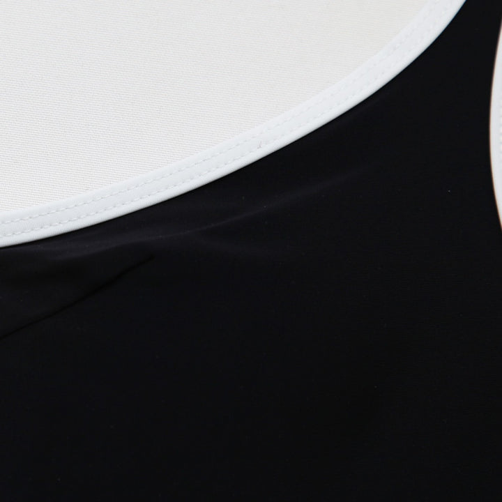 Damen Einteiliger Badeanzug mit trendigem Kreuzträger-Design Echo Archiv