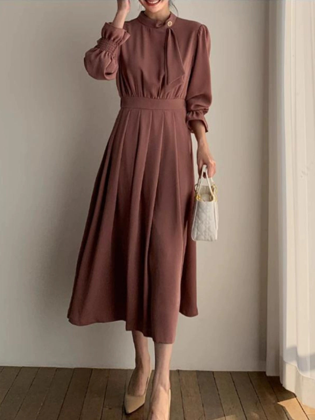Damen Midikleid mit Stehkragen, Schleifenblende und geraffter Taille Echoarchiv