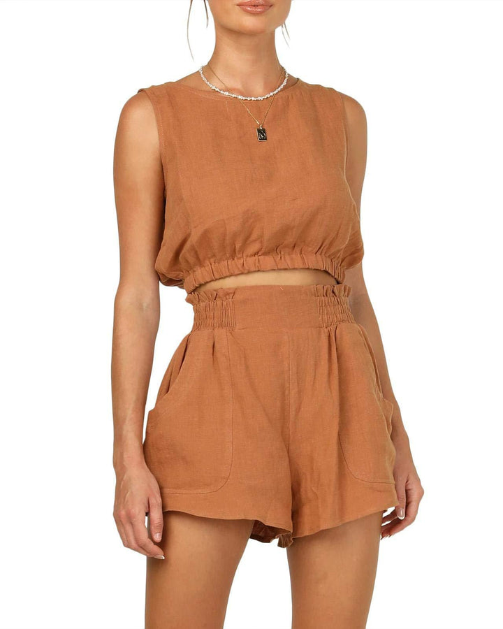 Damen lässiges Set aus topmodernem Oberteil und hohen Shorts Echo Archiv
