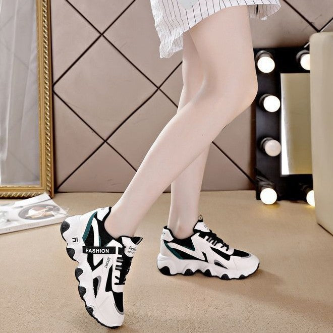 Damen Sportliche Sneaker mit atmungsaktiver Mesh-Oberfläche und dämpfender Laufsohle Echo Archiv