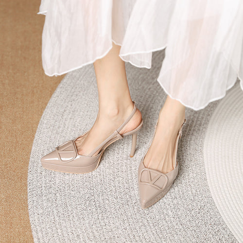 Damen Slingback-Pumps aus Lackleder mit spitzer Zehenkappe, Plateausohle und dekorativer Schnalle – Lioré