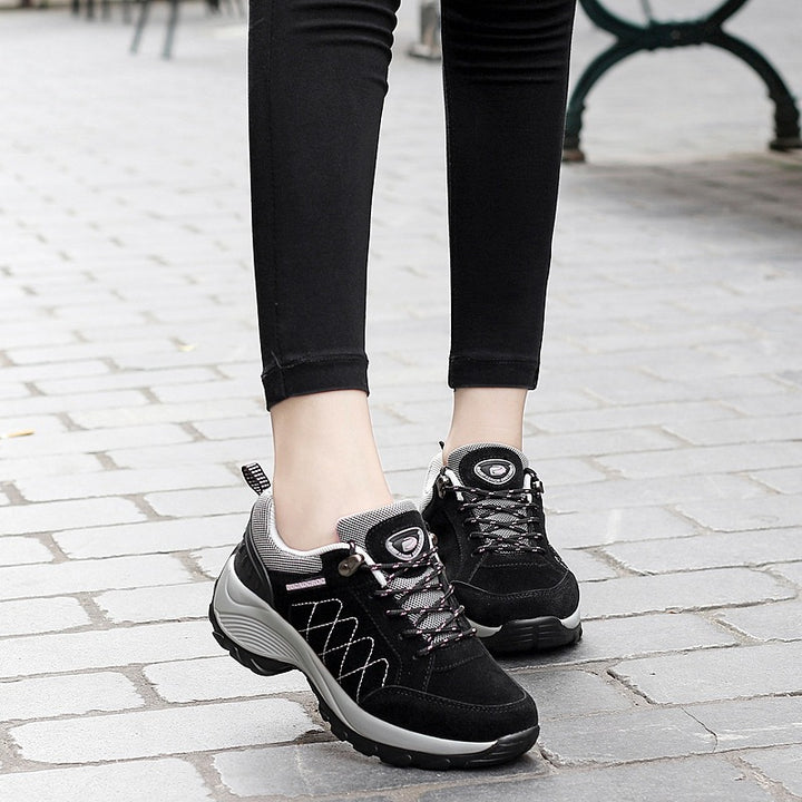 Damen Bequeme Outdoor-Walking-Sneaker mit verstärkter Profilsohle und gepolstertem Knöchelkragen Echoarchiv