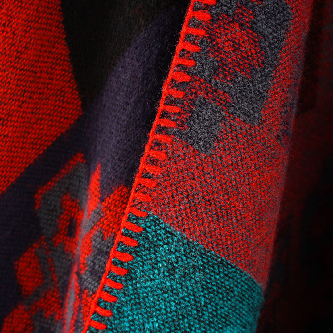Damen Oversize-Jacquard-Capeponcho mit ornamentaler Webstruktur Echo Archiv