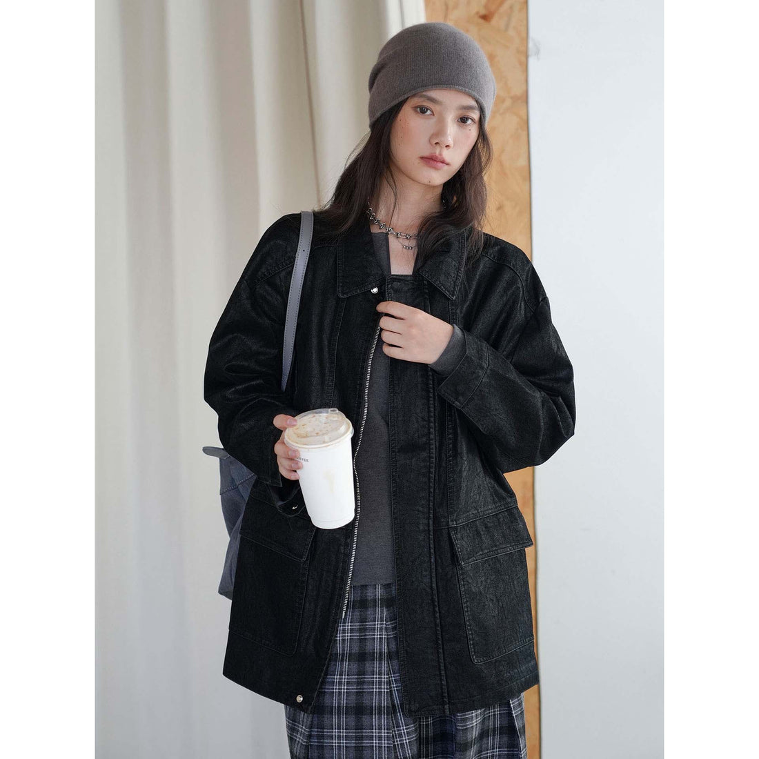 Damen Oversize Lederimitat-Mantel mit Reißverschluss und aufgesetzten Taschen Echoarchiv