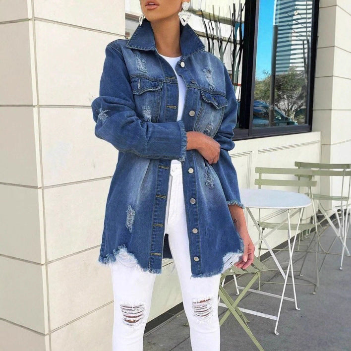 Damen Oversize-Jeansjacke mit Destroyed-Details, Fransensaum und verdeckter Knopfleiste Echo Archiv