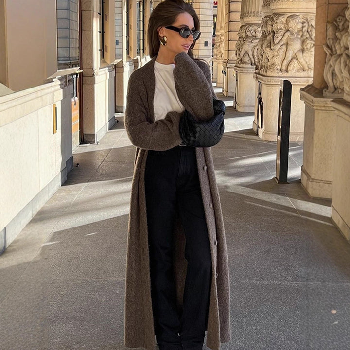 Damen Maxilanger Strickmantel in Mohairoptik mit verdeckter Knopfleiste und weiter Silhouette Echoarchiv
