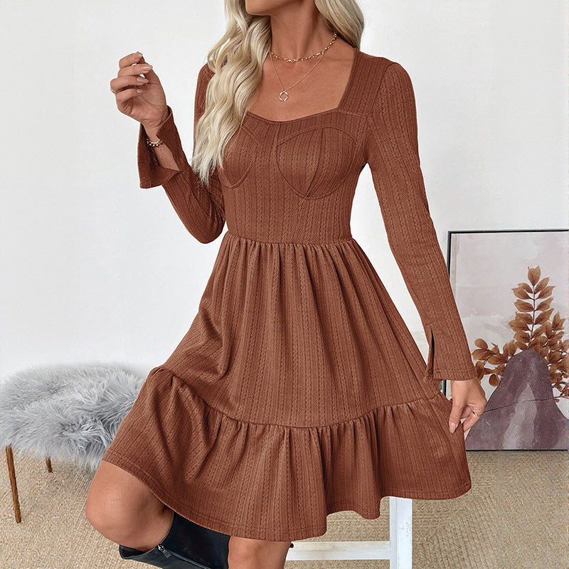 Damen Rippstrick-Midikleid mit Korsagen-Nähten, quadratischem Ausschnitt und Stufenrock Echoarchiv