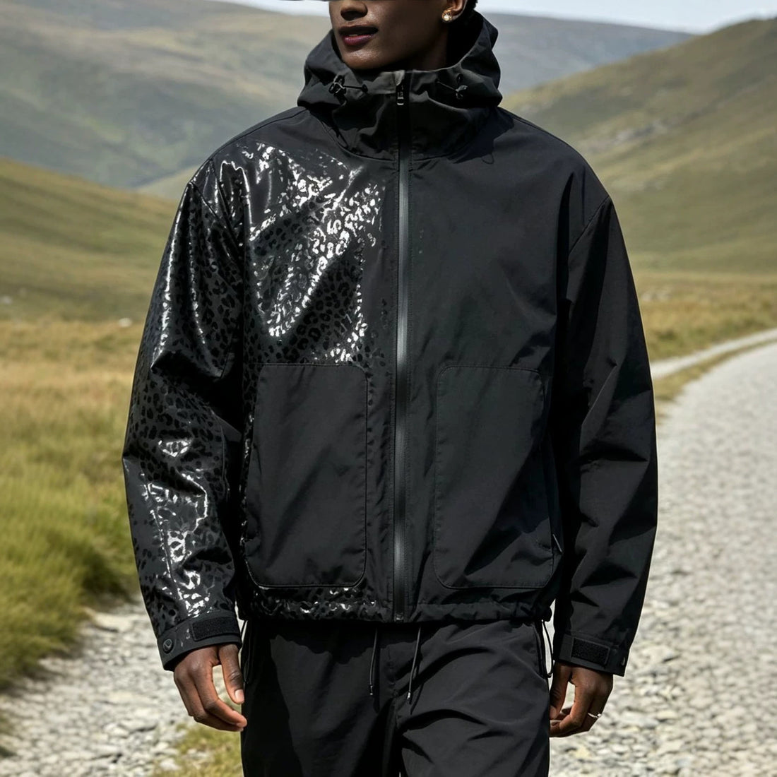 Damen Modische Jacke mit Kapuze und Tierdruck – Célinea