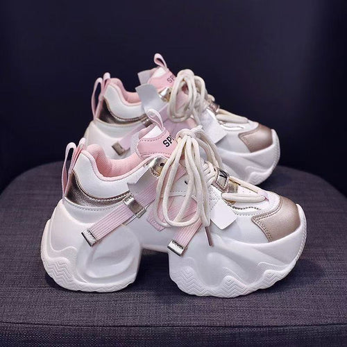 Damen Sportliche Sneaker mit innovativem Dämpfungssystem und futuristischem Design Echo Archiv