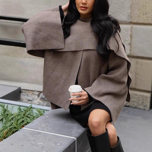 Damen Kurze Capejacke im Lagenlook aus Wollmix mit weitem Fledermausärmel Echoarchiv