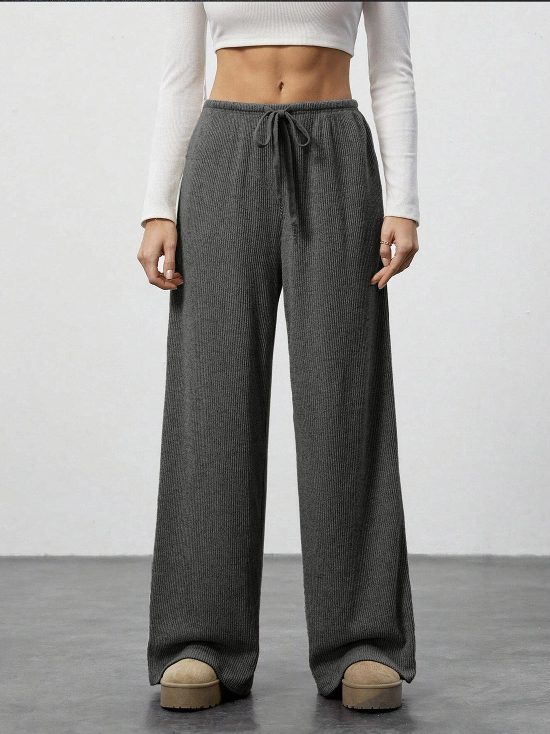 Damen Weiche Rippstrick Loungehose mit weitem Bein und Kordelzug – Avélisse