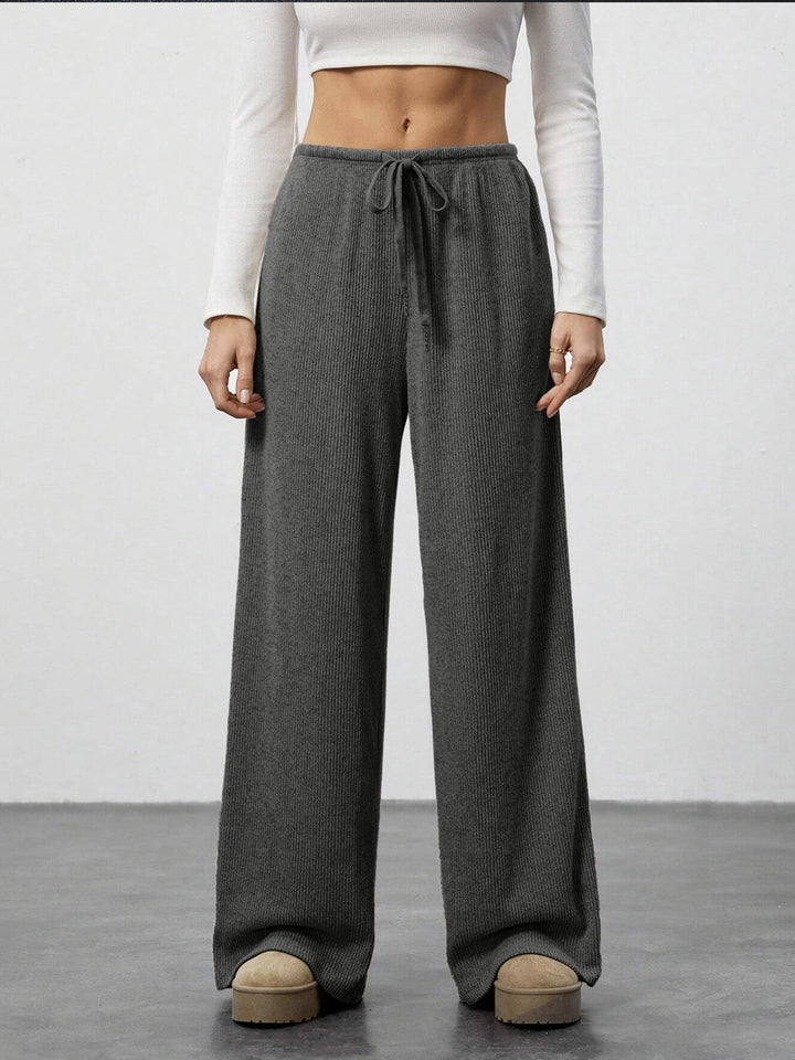 Damen Weiche Rippstrick Loungehose mit weitem Bein und Kordelzug – Avélisse