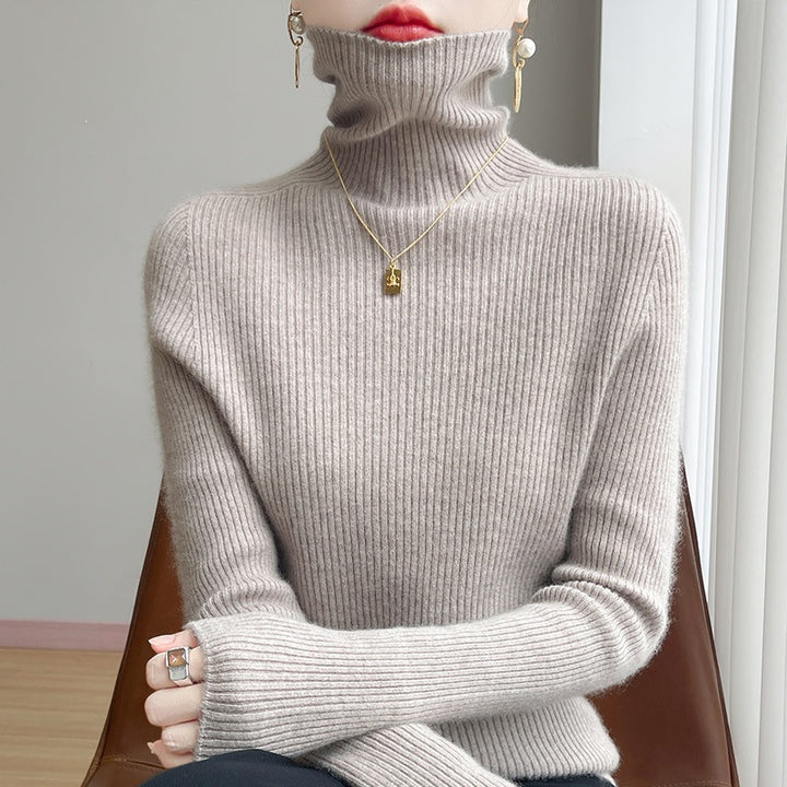 Damen Schlanker Rippenstrick-Rollkragenpullover mit gerafftem Hals und kaschmirähnlicher Haptik Echoarchiv