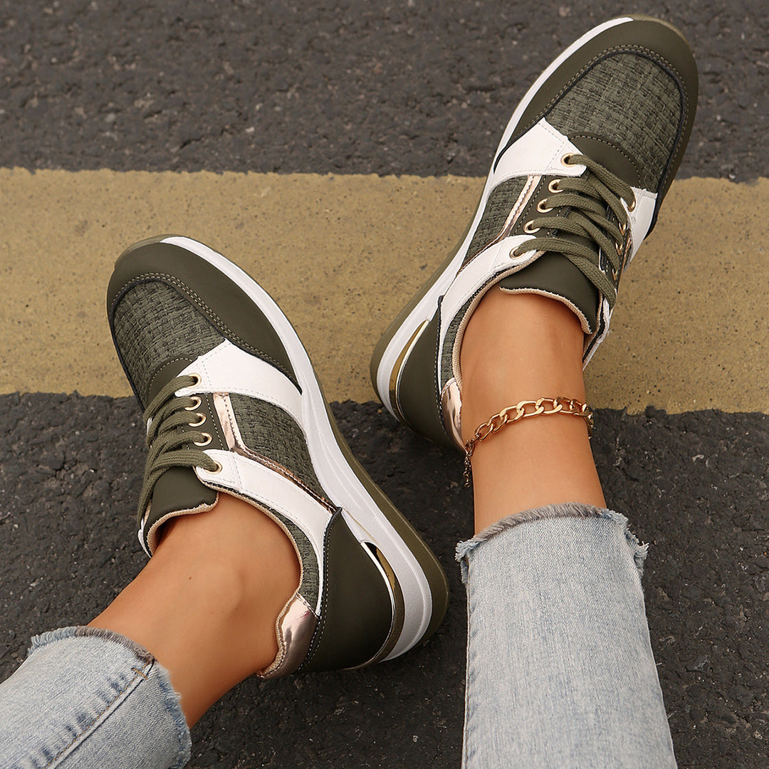 Damen sportive Keil-Sneaker mit strukturiertem Strickmix gepolstertem Komfortfußbett und goldenen Akzenten Echo Archiv