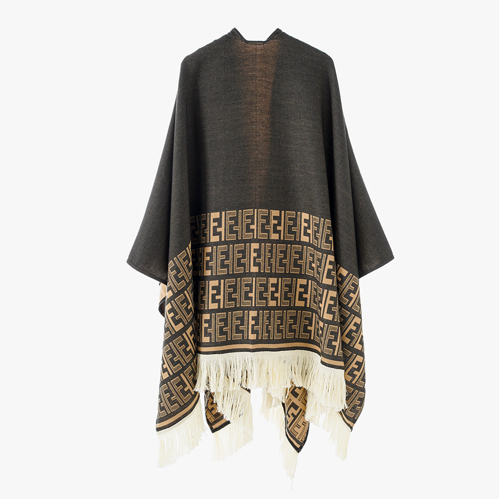 Damen Wendbarer Jacquard-Capeüberwurf mit Monogramm‑Bordüre und Fransen – Avérine