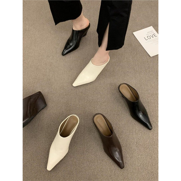 Damen Spitz zulaufende Slip‑On Mules mit skulptiertem Keilabsatz – Avérine