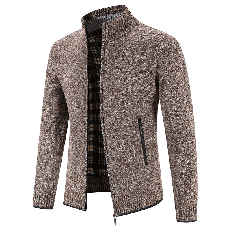Herren Strickjacke mit hohem Kragen und praktischen Reißverschlusstaschen Echoarchiv